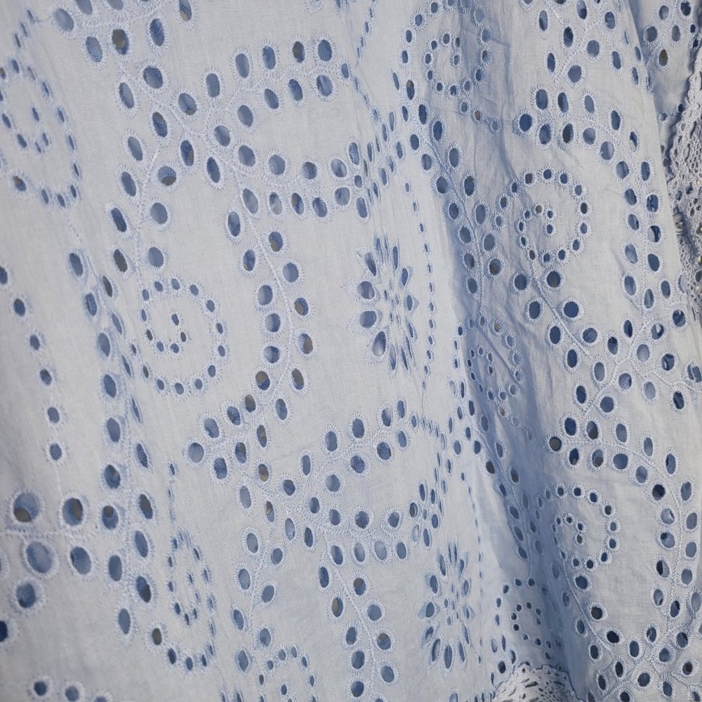 Denim and Company Baby Blue Lace Short Sleeve Blouse Size Medium - Picture 2 of 6